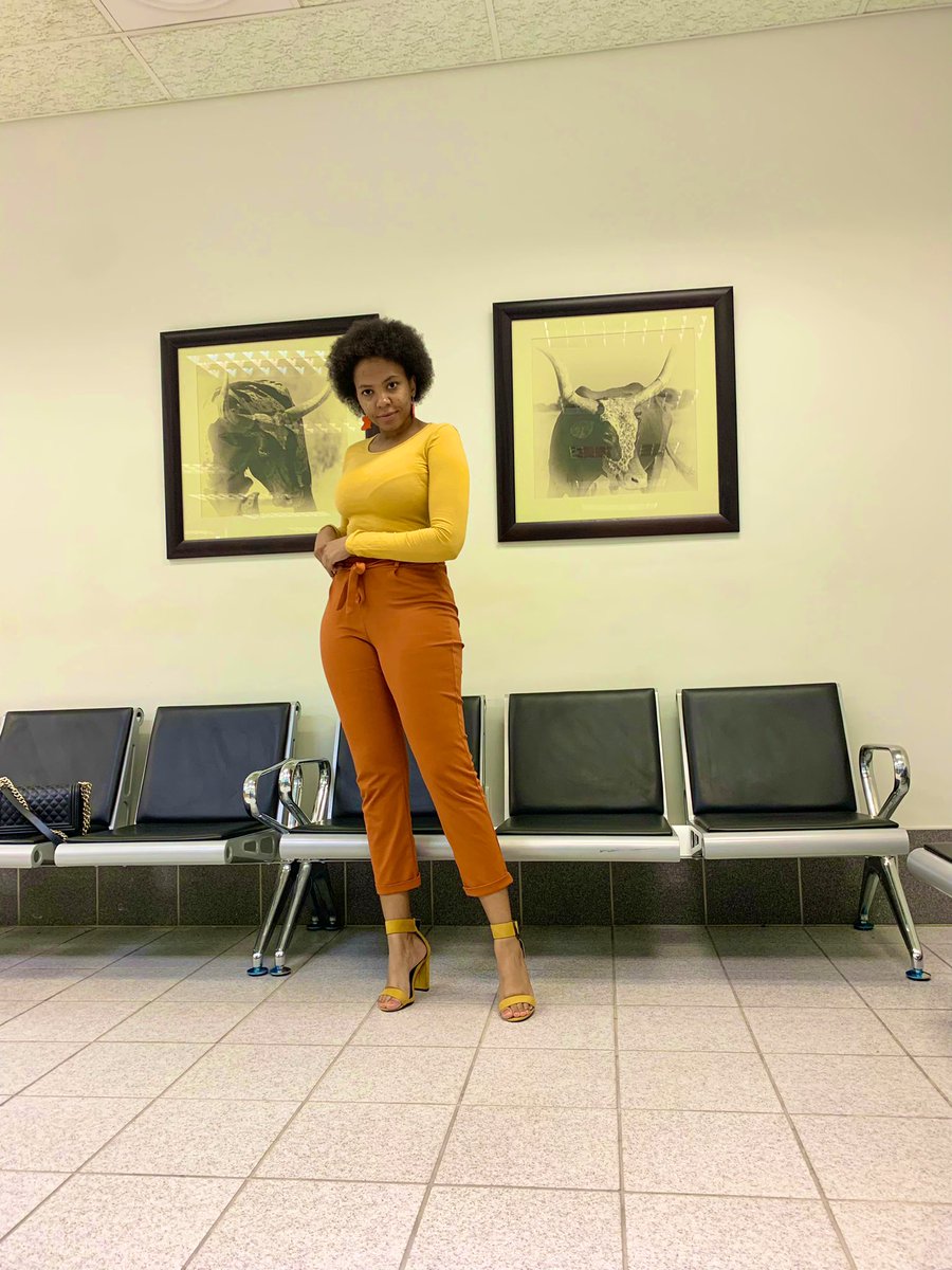 nisha_vii's tweet photo. 🧡💛 https://t.co/XdKFPke63A