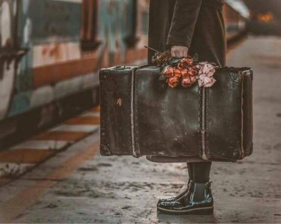 Üzdün diyememiş de Neşet Ertaş ;
"Yazımı kışa çevirdin." demiş...