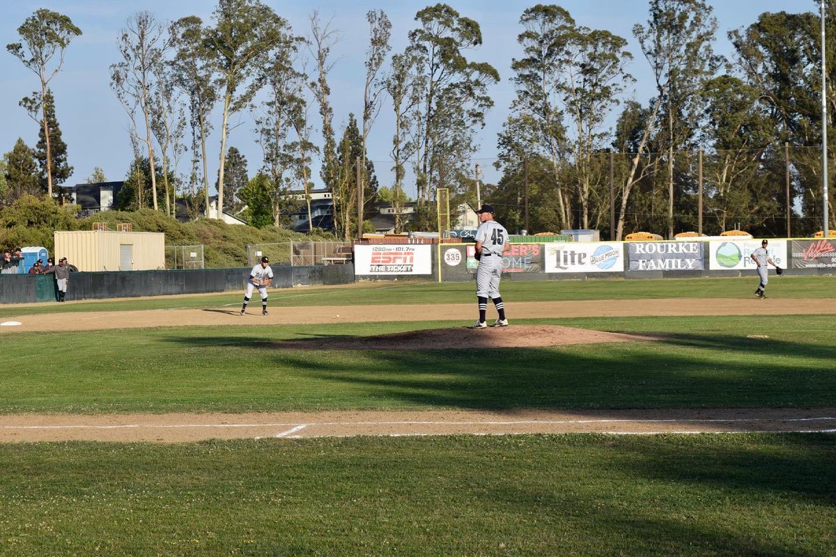 SLO_BluesCCL's tweet photo. It was a tough game, but you cannot beat those SLO views!
We will see you all tomorrow for our Luau-themed game here at Sinsheimer Stadium at 6 PM as we take on the @WCCrawdads again!
#cclbaseball #calsummerbaseball #sloblues #goblues #thebluesareback #centralcoast #baseball https://t.co/SRwKgiPTQV