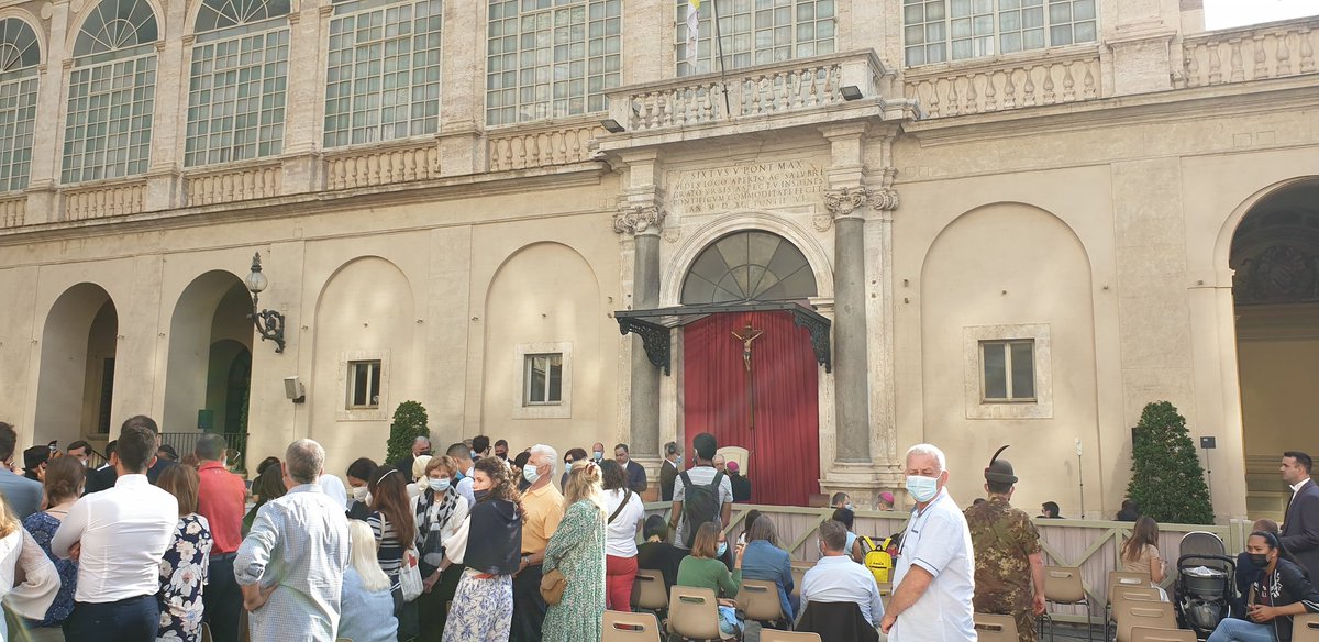 Acli_nazionali's tweet photo. #16giugno In occasione della Giornata internazionale del lavoro domestico, #AcliColf e Presidenza Acli, si sono recati in Udienza dal Santo Padre https://t.co/hSLIKA6mY0