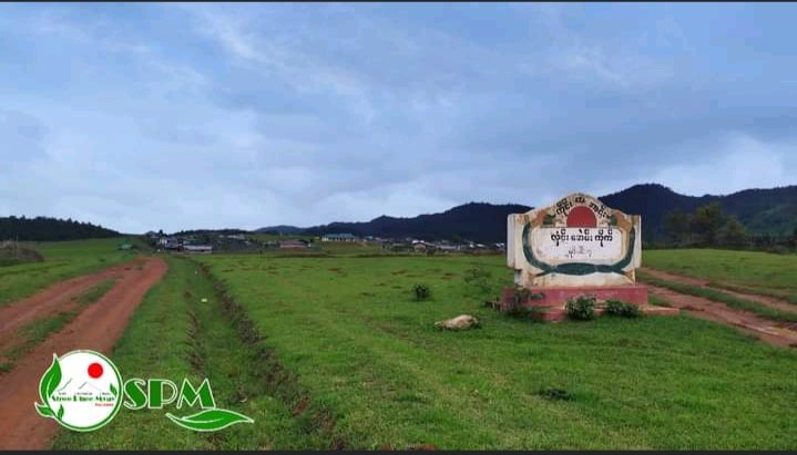 zawmoethant71's tweet image. This morning,  over 120 villagers fled to a #PanKu refugee camp after heavy artillery shelling by the military council in #LoiKan village in northern Shan State.
facebook.com/45121421569471…
#June16Coup 
#WhatsHappeninglnMyanmar