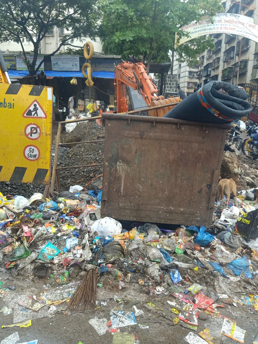 NareshSurana7's tweet photo. See the condition of Mumbai 
It is JVLR road https://t.co/uLvBIBsjXn