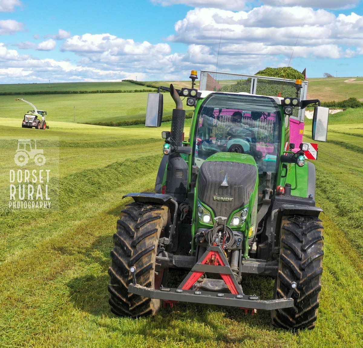 Dorset Rural Photography (@dorsetruralphto) on Twitter photo Dan from David Foot Ltd with his <a href="/Fendt_UKIreland/">Fendt UK & Ireland</a> 720 from Redlynch Agricultural Engineering and <a href="/RichardWestern/">Farm Trailers</a> SF18HS from <a href="/ClaasWestern/">@CLAAS_Western</a> in pink. Dan from David Foot Ltd with his <a href="/Fendt_UKIreland/">Fendt UK & Ireland</a> 720 from Redlynch Agricultural Engineering and <a href="/RichardWestern/">Farm Trailers</a> SF18HS from <a href="/ClaasWestern/">@CLAAS_Western</a> in pink.