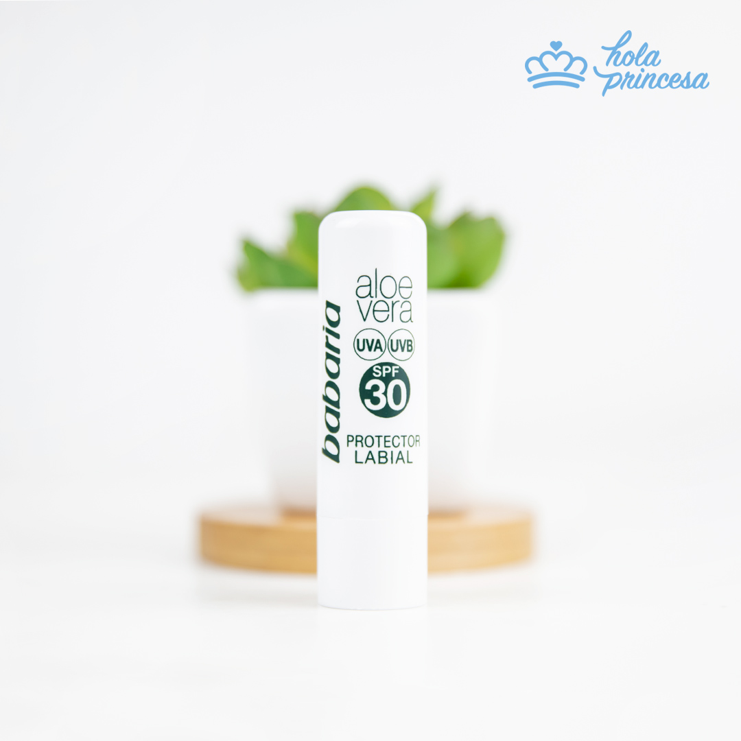 🤔 SABÍAS QUE... un 61,25% de la población NO sabe que los labios deben protegerse? 😎Pero nosotras te lo ponemos bien fácil: tienes en nuestra #TiendaBonita protectores solares de todos los tipos ¡Encuentra la tuya! 
👑 holaprincesa.es/166-solares-ro… 👑 
👑 holaprincesa.es/70-solares-cue… 👑