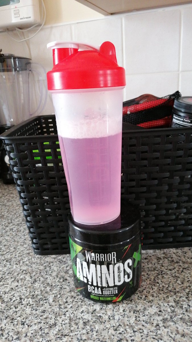 PhillSm1thy21's tweet photo. I love the warrior aminos great tasting. Get 27% off using code WSPhillsgoals at https://t.co/4899yPmdlj #WarriorSupplements #WarriorSupps https://t.co/uuoaIAAmSK