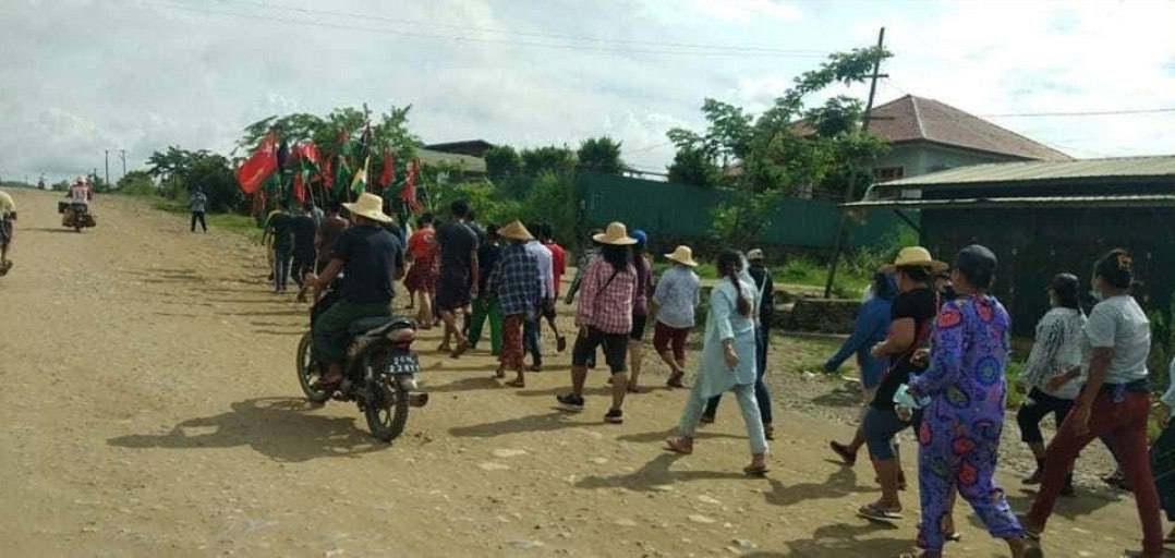 Yuriko2399's tweet photo. People in #LoneKhin Tract, #Kachin State, successfully marched in opposition to the military regime. #UnfetteredAccessForAids #June16Coup #WhatsHappeningInMyanmar https://t.co/FUVU9TkKT6