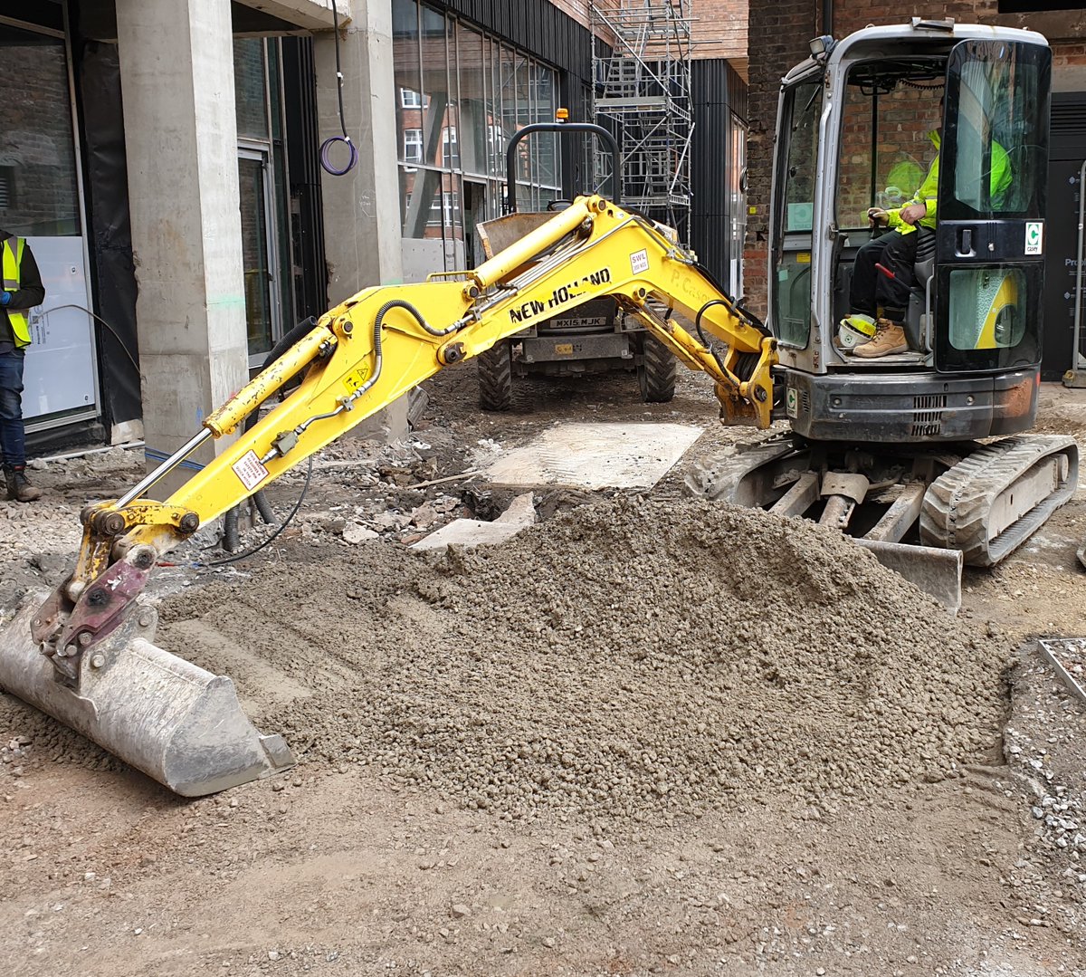 CaseyPlantServ's tweet image. Good Morning, Happy Wednesday! Lets talk digging, our fleet of excavators range from 1.8t up to 40t all of which c/w buckets, shutters and various attachments/additional buckets are available.

Please contact our team with your hire enquiries.

#planthire  #justkeepdigging