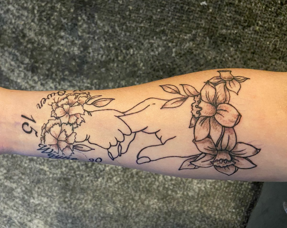 BritCoffel's tweet photo. @makaylajedward I have been for 4 years for another one and finally got this piece a couple weeks ago 🥰 &amp; now want to make it a half sleeve 😂 https://t.co/B2hs1e0YTR