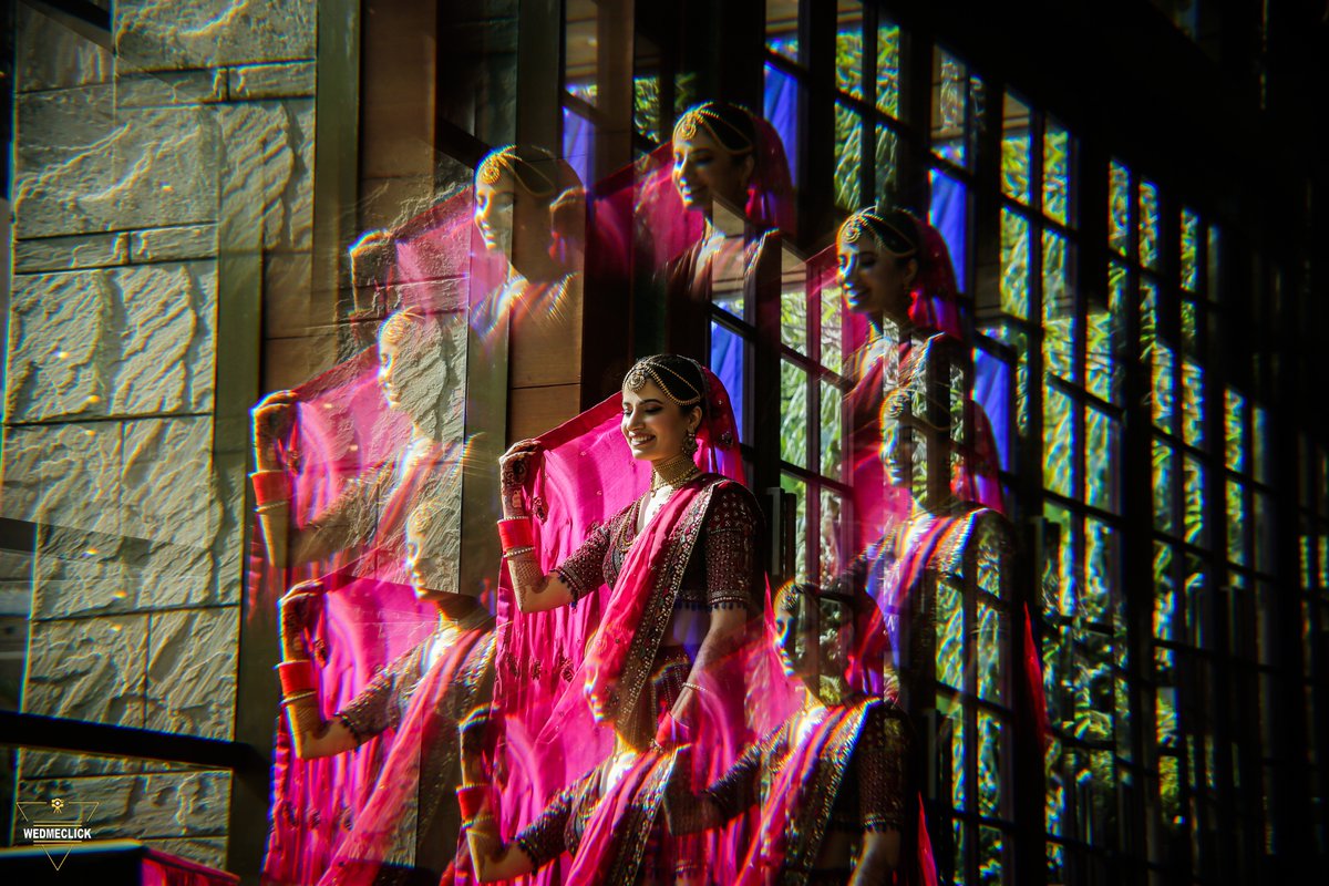 Wedmeclick1's tweet photo. A full on fairy tale .
Saying that our bride @shrishti_nagpal looked beautiful on her wedding day would be a massive understatement
.
.
.

MUA @makeupkomal
Outfit @nehaandtarun
Bride @abha_plaha
.
.
.
#wedmeclick https://t.co/5zZ6ZOD0ET