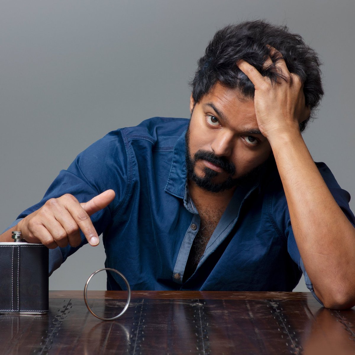 galattadotcom's tweet photo. Thalapathy Vijay's Master First Look Photoshoot Still 😍❤

#Master #Thalapathy #Vijay #VaathiComing #Vaathi #ThalapathyVijay #MasterFirstLook https://t.co/X4p31L0Hg4