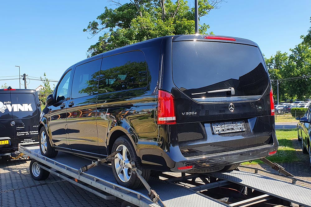 Wie wil er nu niet als VIP worden vervoerd?
Mercedes-Benz V-klasse - 300 d XL D
#taxi #geimporteerduitsland #mercedesbus