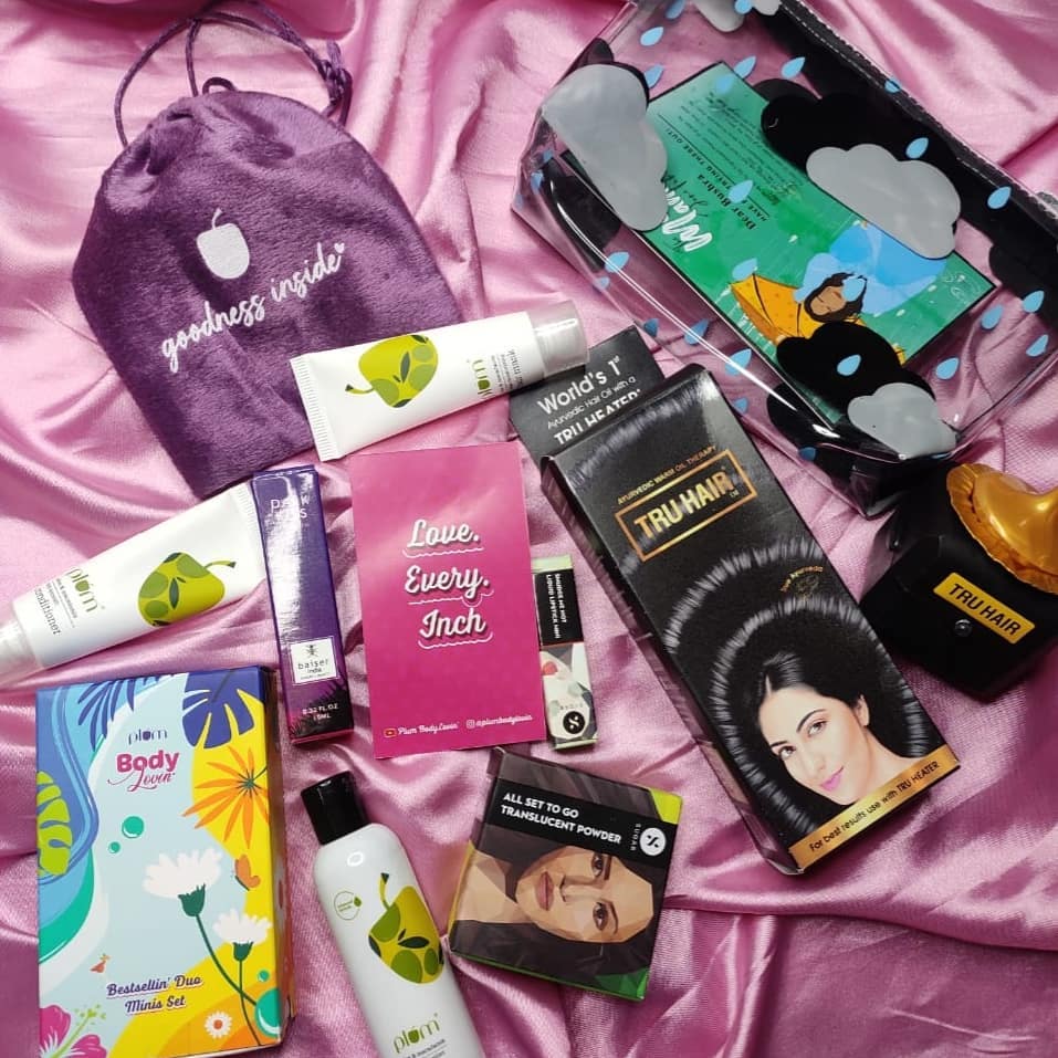 thefabbag's tweet photo. Don't let the weather rain on your parade! The #JuneFabBag is here to solve all your beauty woes.
Grab yours for just 533/month when you subscribe to the 3 month plan.
Booking link: https://t.co/f8NEUqH8pJ
P.C. - @bushra_24
#FabBag #BeautyBag #BeautySubscription #BeautyDiscovery https://t.co/O8yBM9OGNz