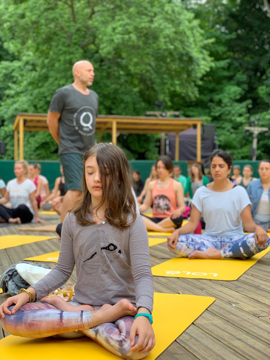 CentreQee tweet media