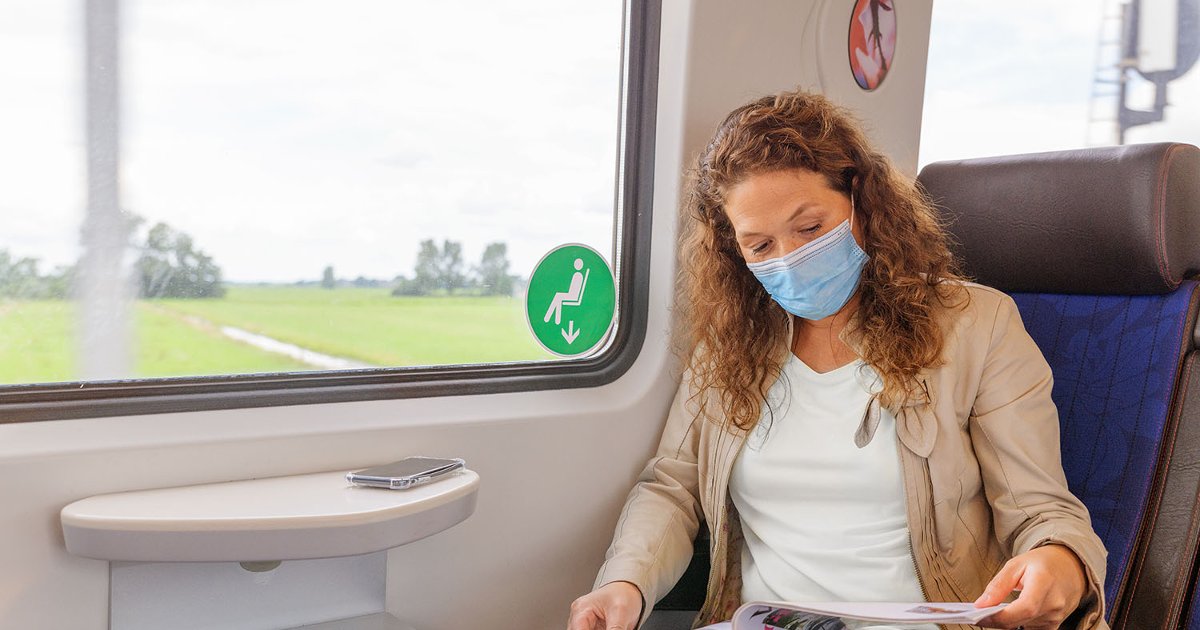 BNR's tweet photo. #MobilityUpdate | NS wil voorlopig nog geen einde aan mondkapjes in trein https://t.co/KheQCLo6F3 https://t.co/SEIfmM7JKb