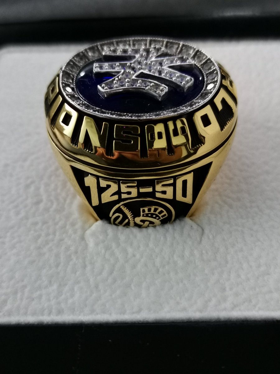 ManyCustom's tweet photo. New York Yankees World Series MLB Championship Rings #nyyankees #newyorkyankees https://t.co/hlY0cHToza