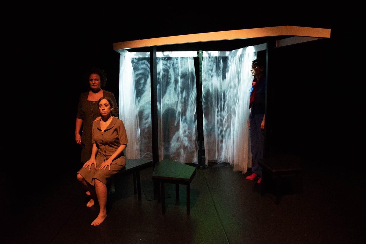 Poco a poco vamos saliendo de la penumbra a la luz.
Tendremos nuevas fechas, en diferentes lugares y eso nos hace muy felices.
Atent@s habrá novedades!! ¡Agua!
#saludartecompañiateatral #MemoriaHistorica
Foto: <a href="/cybelebuffile/">cybele buffile</a>