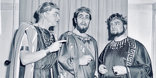 16 JUNI 1962
Première 'Il ritorno d'Ulisse in patria' en 'Il prigioniero' van De Nederlandse Opera.
"Triomf voor Dallapiccola" (Het Parool) opera-archief.nl/index.php/home… via <a href="/OperaArchief/">OPERA ARCHIEF NL</a>