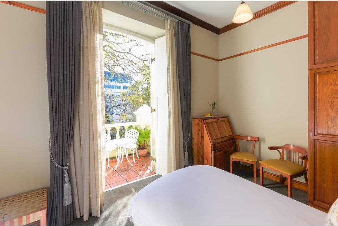 This North facing room opens up to a big balcony, overlooking Historic Dorp Street. The room has an en-suite bathroom with a shower/bath combination. It is epuiped with air-conditioning, high speed Fibre and a Smart TV with Netflix and Showmax.
#staycation #explorestellenbosch
