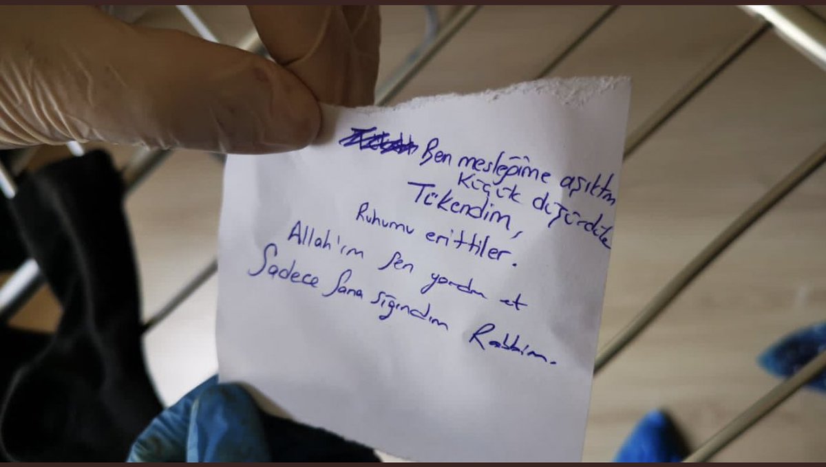 1 ayda 20, son 7 günde 6 Polis intihar etti. 

#PolislerİntiharEdiyor