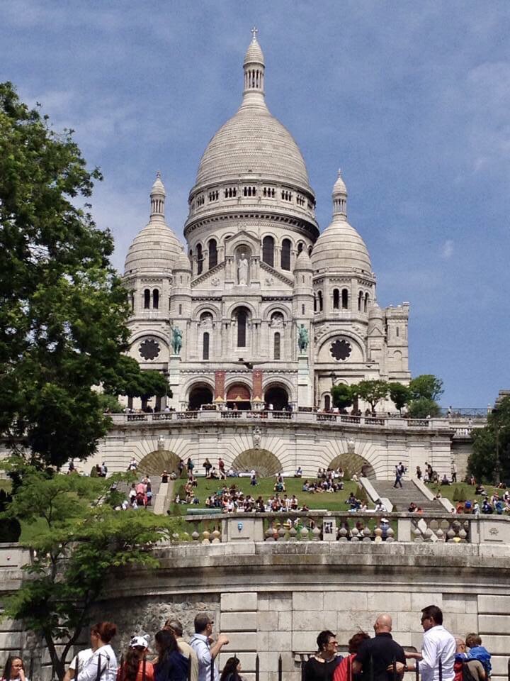 ciaraquill's tweet photo. #OnThisDay six years ago a gloriously sunny ☀️ day spent exploring hilly #Montmartre and @SCdeMontmartre #FuniculairedeMontmartre #Paris 💙🤍❤️#ParisMeManque 🇫🇷#WhenWeTravelAgain ✈️ https://t.co/5lQfl5zFY5