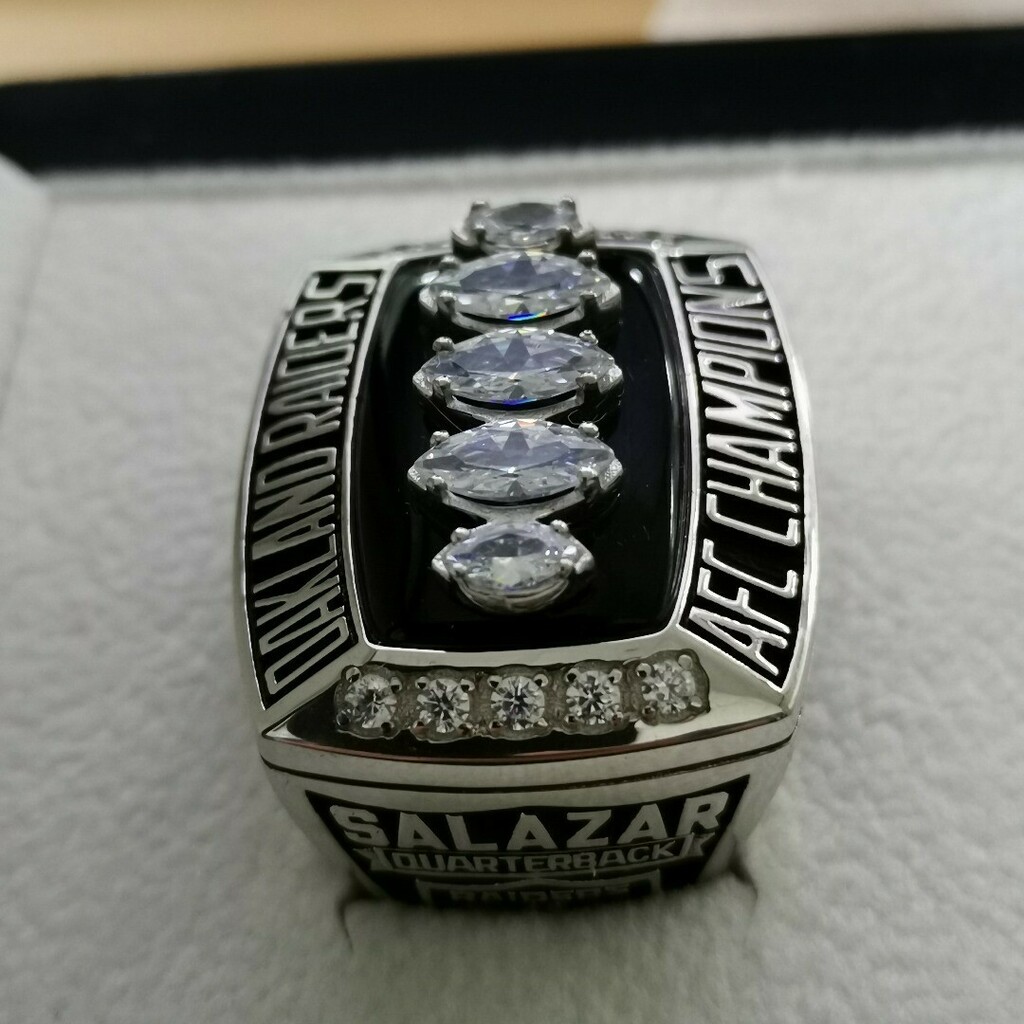 ManyCustom's tweet photo. Las Vegas Raiders (Oakland Raiders) NLF Super Bowl championship Rings #raidersnation #raidersfootball #oaklandraiders https://t.co/KLLpU5sA6c
