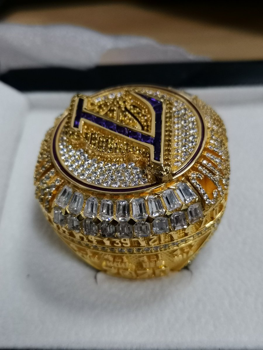 ManyCustom's tweet photo. Los Angeles Lakers NBA Championships Rings #lakers #NBAPlayoffs #losangeleslakers >> https://t.co/tTa3Dm6NlM https://t.co/AtKNPVGgwi