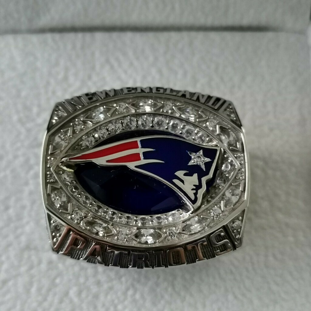 ManyCustom's tweet photo. New England Patriots NFL Super Bowl championships Rings #patriotsnation #newenglandpatriots #patriotsfootball #patriotsfight https://t.co/UqaVm2Ku6C