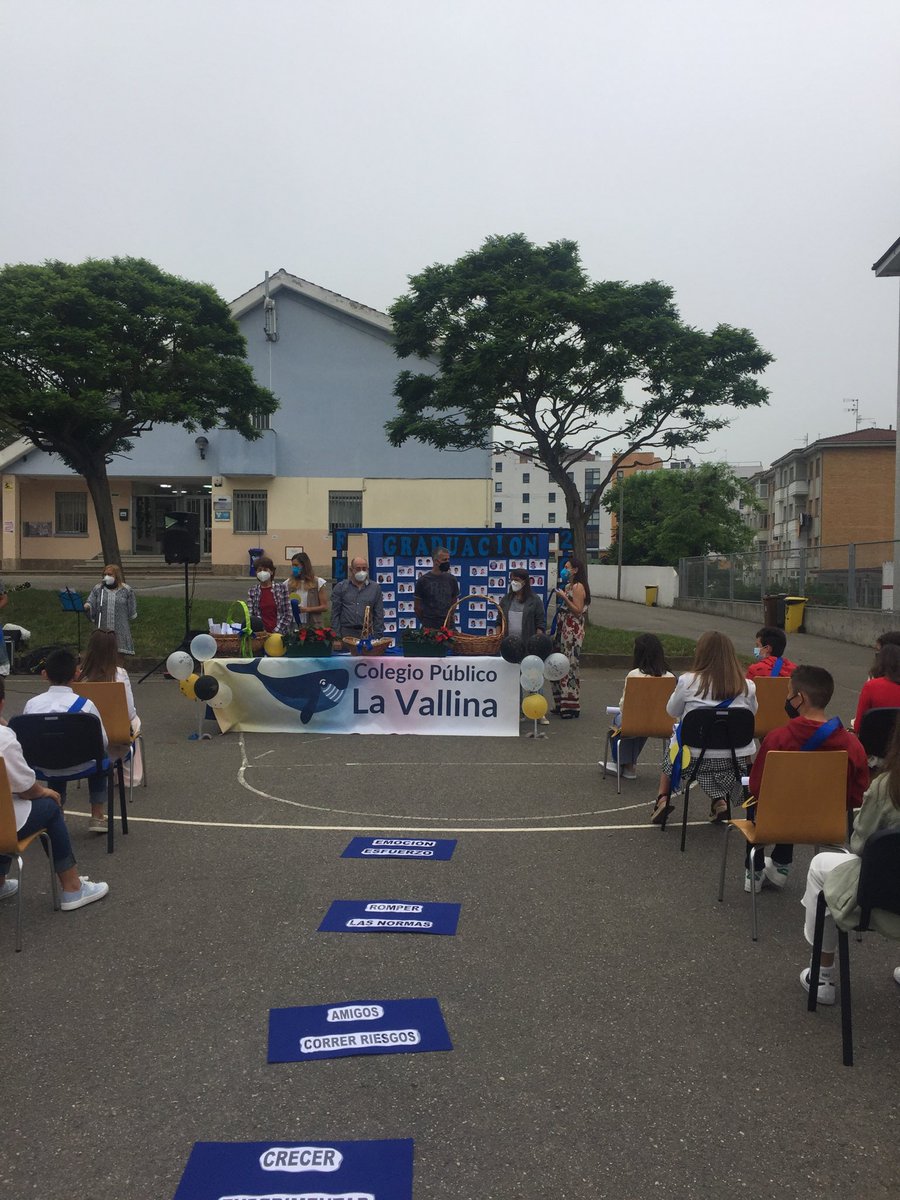 cplavallina's tweet photo. Profesorado realizando la entrega https://t.co/NIggdNjqb3