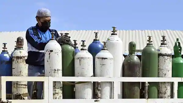 livemint's tweet photo. Servotech to manufacture oxygen concentrators in India

Read full details here: https://t.co/P4ZPYjhZqW https://t.co/v5WG3gvIwt