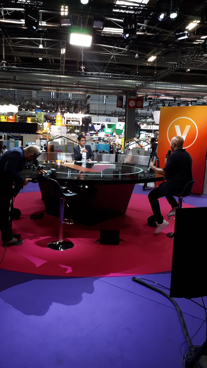 VivaTech News on air pendant 3 jours ! Près de 30h de direct, 20 journalistes mobilés et des stars sur scène...Stay tuned !
Une production Altice content Factory.
#Vivatech #Event #Vivatechnews #hybride