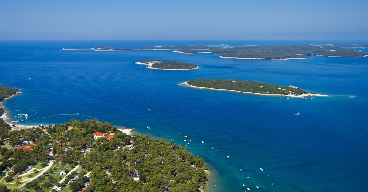 Yes! Per morgen (17 juni) mogen we weer op vakantie naar Kroatië! 🇭🇷
Bekijk de top campings in #Kroatie via: 
bit.ly/3zxMgSY
