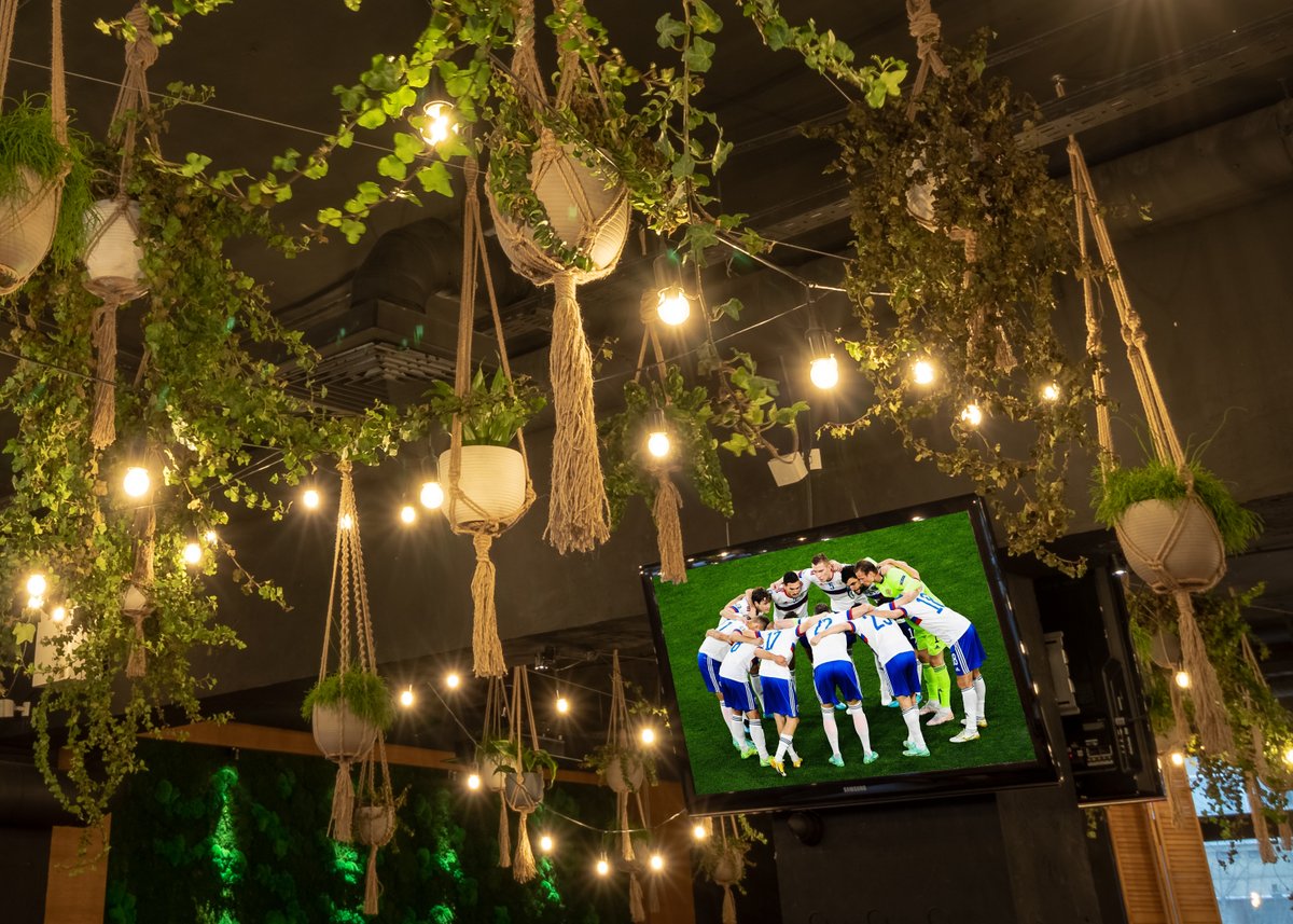 Сегодня в 15:45 во ВьетКафе на Намёткина, 13А — трансляция футбольного матча Евро-2020 между сборными России и Финляндии!

Говорят, его планируют смотреть и во Вьетнаме тоже. Приходите болеть за сборную: будет классно!
Особенно если мы выиграем))