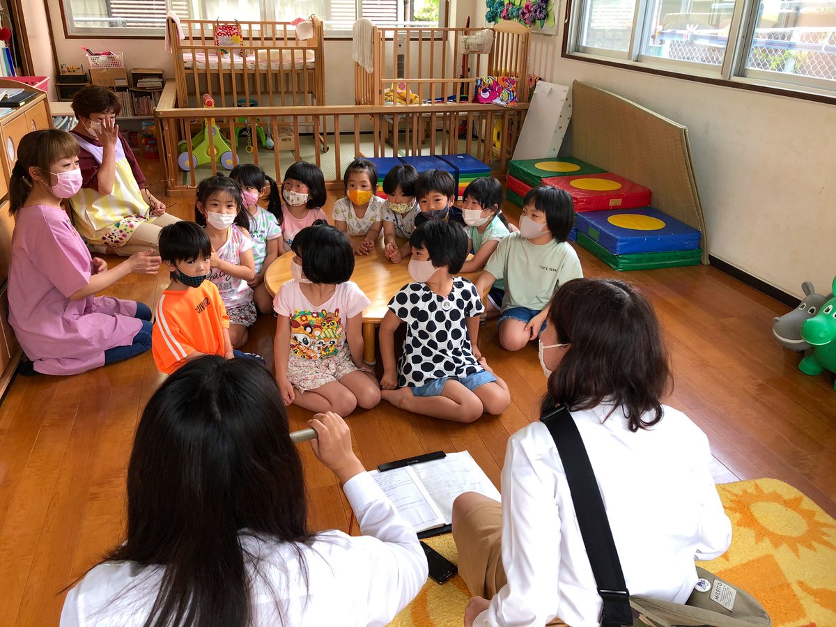 nbc_radio's tweet photo. 【SKPさな】
長崎市上小島4丁目にある小島保育園へ行きました✨
まずは、年長ゆりぐみさんの皆さんが歌う『ニャニュニョのてんきよほう』🎵可愛らしい歌声でしたよ😊
雨の日が多いこの時期お部屋でどんな遊びをしているかインタビューしました🌸
みんなしっかり答えてました❗️
#なうNBCラジオ
#nbcrd https://t.co/iLL6CTP1rJ
