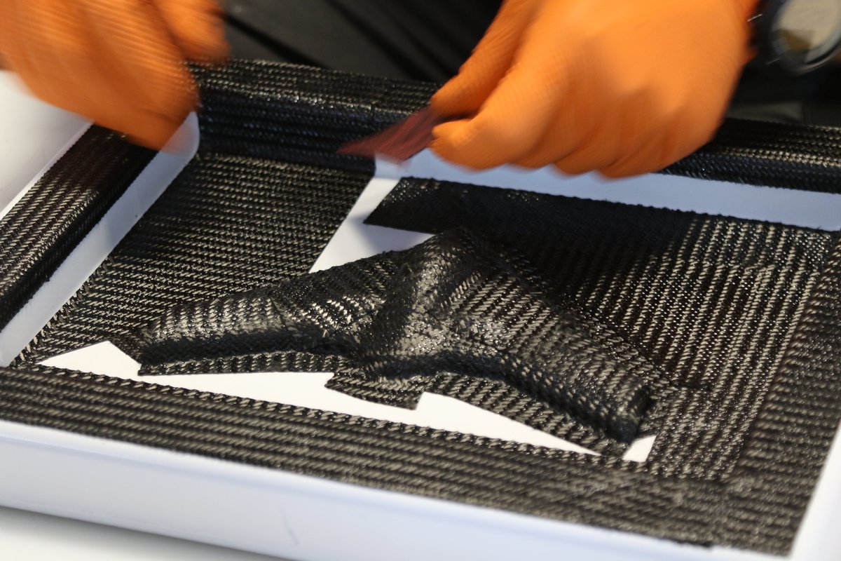 CastroComposite's tweet photo. 🇪🇸 ¡Tras varios meses, estamos entusiasmados de reanudar nuestra actividad formativa con el curso de Fibra de #Carbono! 😉💪
.....
🇬🇧 After several months, we are excited to resume our training activities with our #Carbon Fibre course! 😉💪

#training #carbonfibre #composites https://t.co/CUYRko9yNe