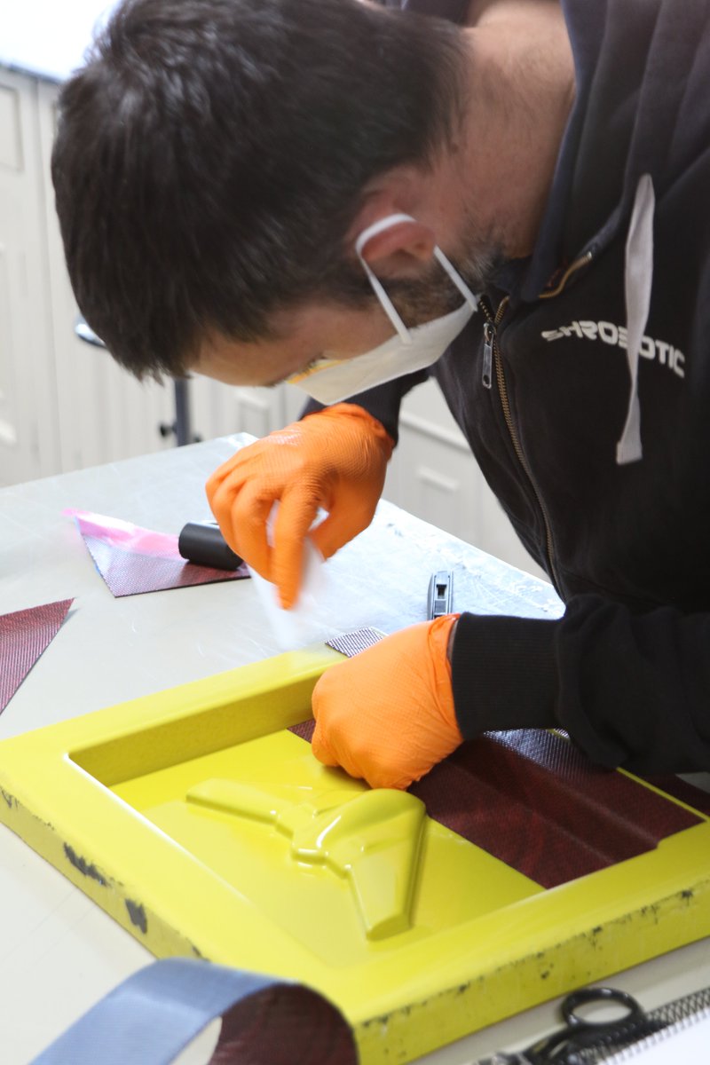 CastroComposite's tweet photo. 🇪🇸 ¡Tras varios meses, estamos entusiasmados de reanudar nuestra actividad formativa con el curso de Fibra de #Carbono! 😉💪
.....
🇬🇧 After several months, we are excited to resume our training activities with our #Carbon Fibre course! 😉💪

#training #carbonfibre #composites https://t.co/CUYRko9yNe