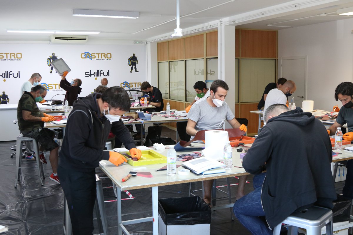 CastroComposite's tweet photo. 🇪🇸 ¡Tras varios meses, estamos entusiasmados de reanudar nuestra actividad formativa con el curso de Fibra de #Carbono! 😉💪
.....
🇬🇧 After several months, we are excited to resume our training activities with our #Carbon Fibre course! 😉💪

#training #carbonfibre #composites https://t.co/CUYRko9yNe