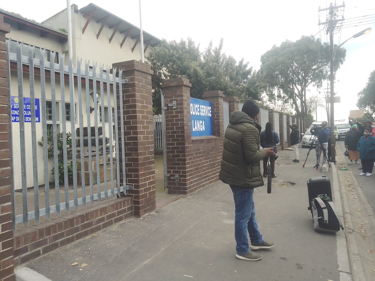 lukhobinase1's tweet photo. @eNCA langa community marching to the langa police station to fight for they right as the head of police what's to desmentle the langa safety patrol whom who keep the community safe https://t.co/w0xo8W9wQ6