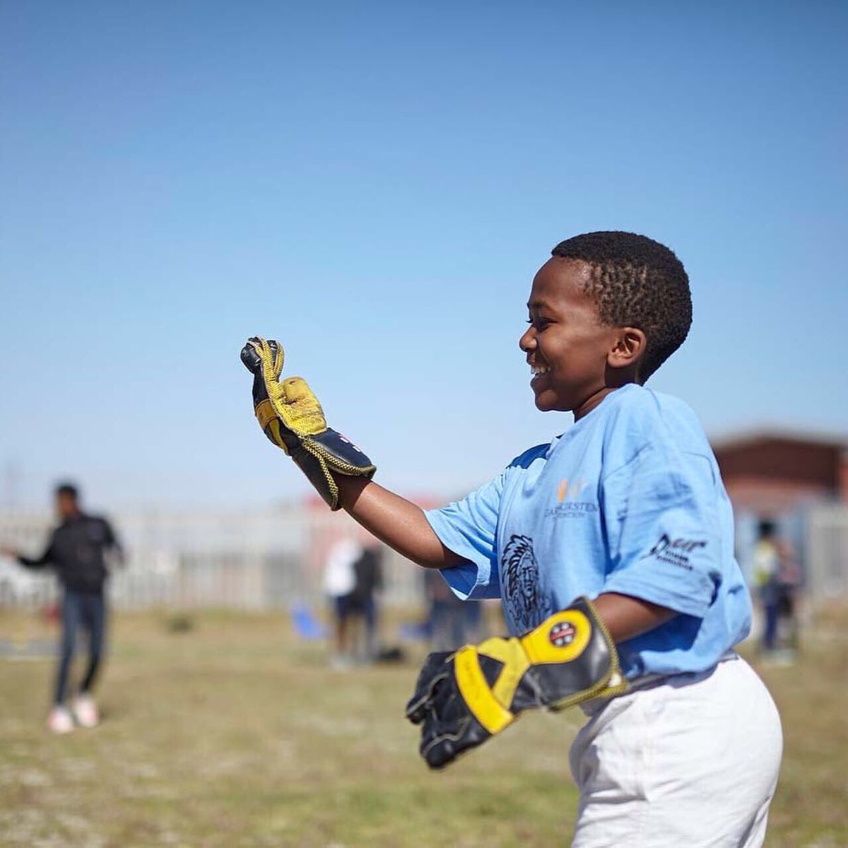 Happy Youth Day South Africa! 🇿🇦👊 We are so lucky to work with the exceptional young girls and boys of Khayelitsha and are looking forward to see them fulfil their dreams on and off the cricket field #YouthDay #TownshipTalent #Sportforgood
