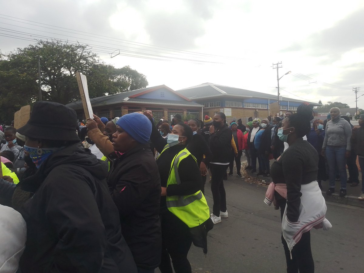 lukhobinase1's tweet photo. @eNCA langa community marching to the langa police station to fight for they right as the head of police what's to desmentle the langa safety patrol whom who keep the community safe https://t.co/w0xo8W9wQ6