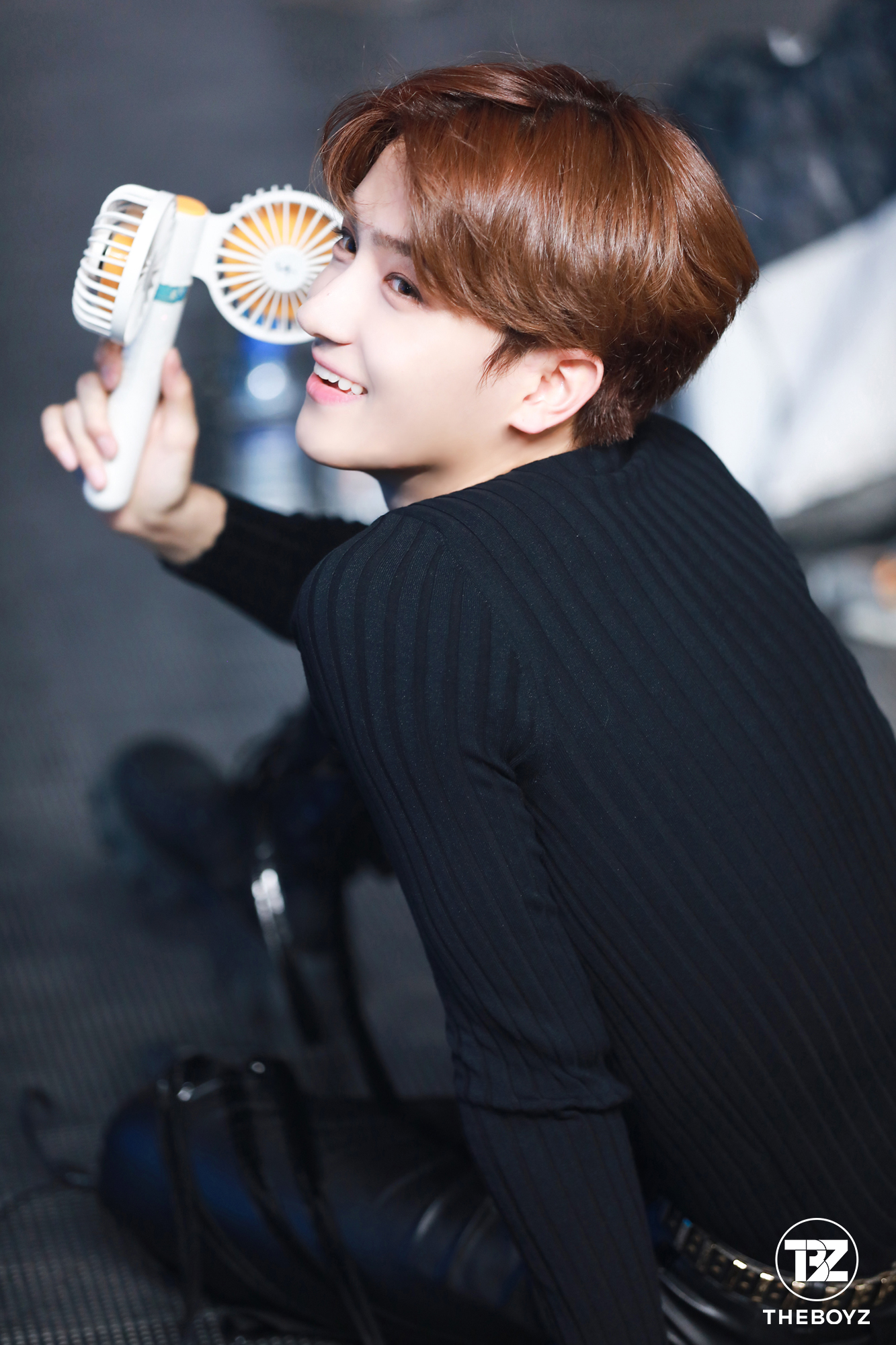 E3_g6aPWEAQrl3-?format=jpg&name=large