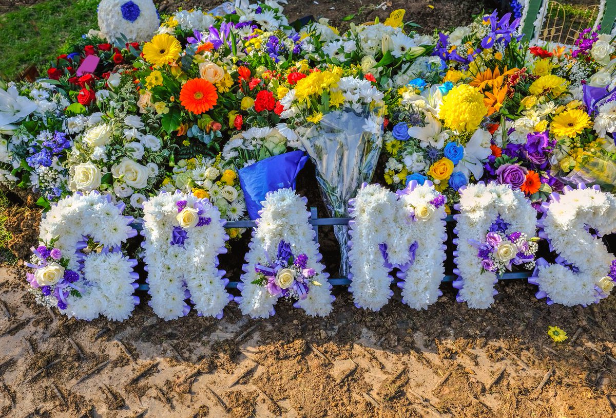 humanistfunera1's tweet photo. Lockdown rules: the 30-person limit will be lifted for wakes in England and Wales from 21 June.

There will be no set limit on the number of attendees, but venues must adhere to covid secure guidance, maintain social distancing, and provide table service. 

#Funerals https://t.co/3wkUy2e6Y3