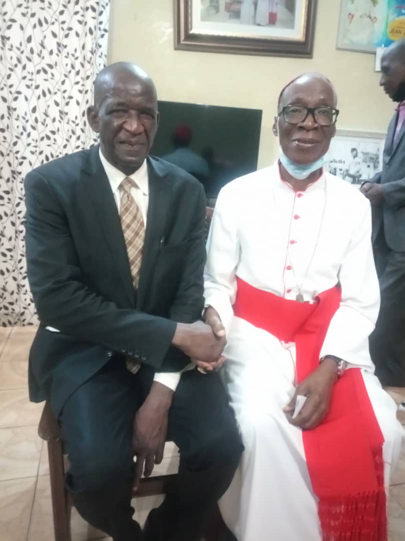 csdmnational's tweet image. Une délégation du @csdmnational mené par son vice président Mounataga Bah a rencontré Monseigneur Jean Zerbo, ce mardi 15 juin 2021.
Le @csdmnational le remercie pour son accueil et sa bienveillance.