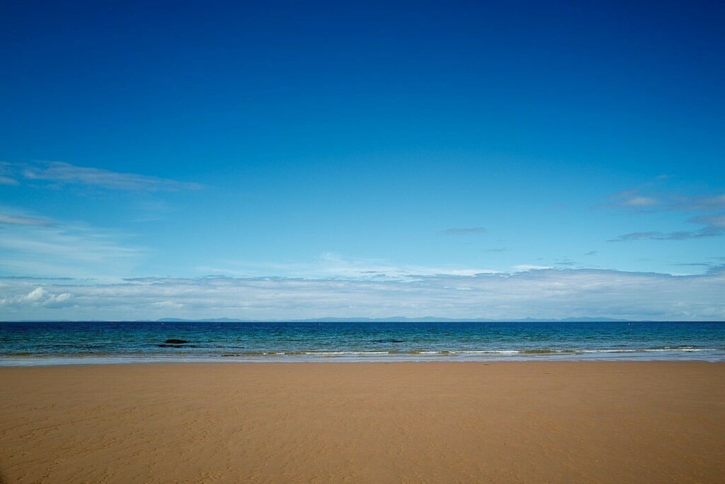 hughhamilton's tweet photo. Sutherland Hill at 4 miles
.
.
#lossiemouth #westbeach #beach #Moray #Sutherland #hills #distance #Scotland #yellow #sand #clouds #sky #sea #view #blue #june #color #light #58north #leica #leicaq2 #eizo #captureonepro21 #ideasonphotography Sand, Sea, Sky at Lossiemouth Suthe… https://t.co/V7iyh2tPkM