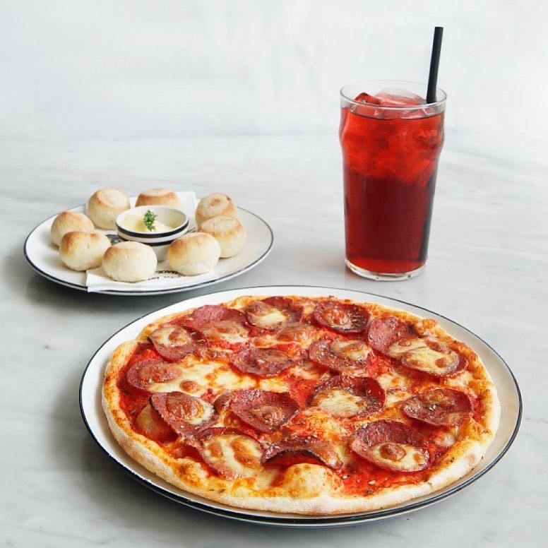 Bingung mau makan siang apa? We have Lunch Set menu in Pizza Marzano Restaurants Living World Alam Sutera

You can enjoy 1 starter + 1 Main Course + 1 drink only for 99k.

Jangan lupa ajak temen kamu ya!

instagram.com/p/CQK11k4BU6z/