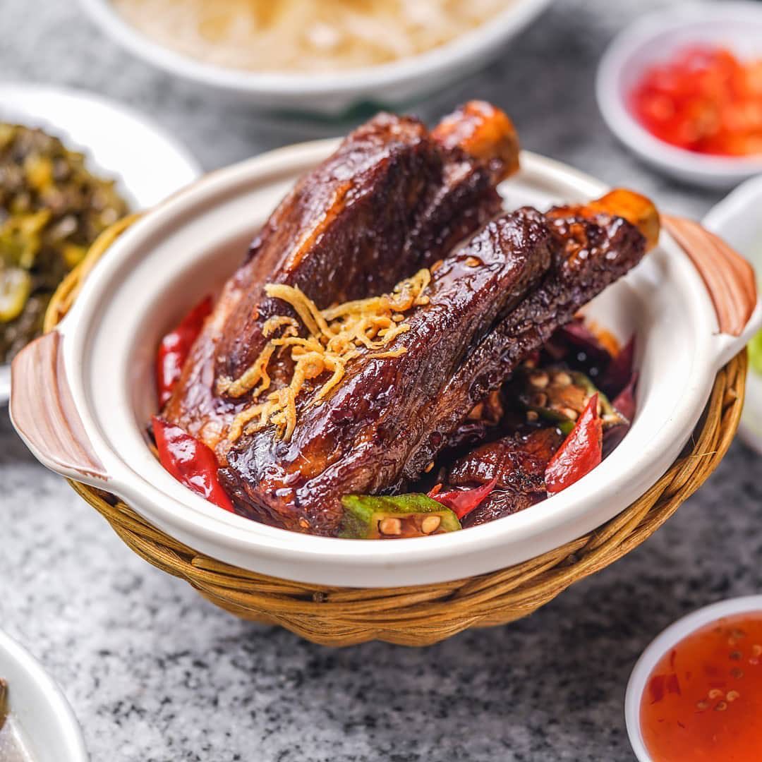 Anyone up for a Spicy Pork Ribs?⁣
⁣
Visit our outlet today at Living World Alam Sutera

instagram.com/p/CQK6eZ2h_cH/