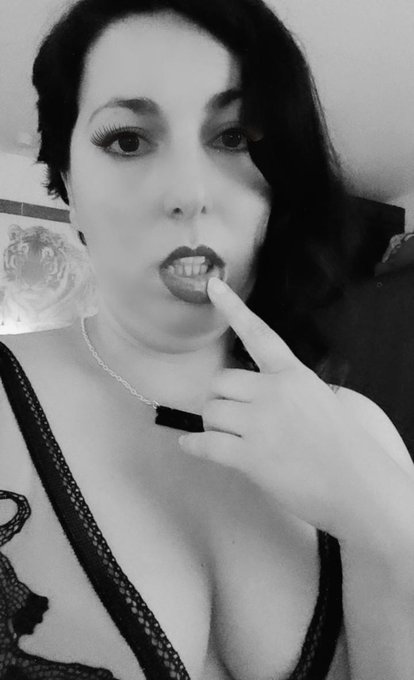 At least we have silly filters to face the #HumpDay  🇬🇧 🇪🇸 #sexy #brunette #spaniard https://t.co/I6<a href="/tag/humpday"class="tags">#HumpDay</a><a href="/tag/brunette"class="tags"><span>#brunette</span></a><a href="/tag/sexy"class="tags"><span>#sexy</span></a><a href="/tag/spaniard"class="tags"><span>#spaniard</span></a>