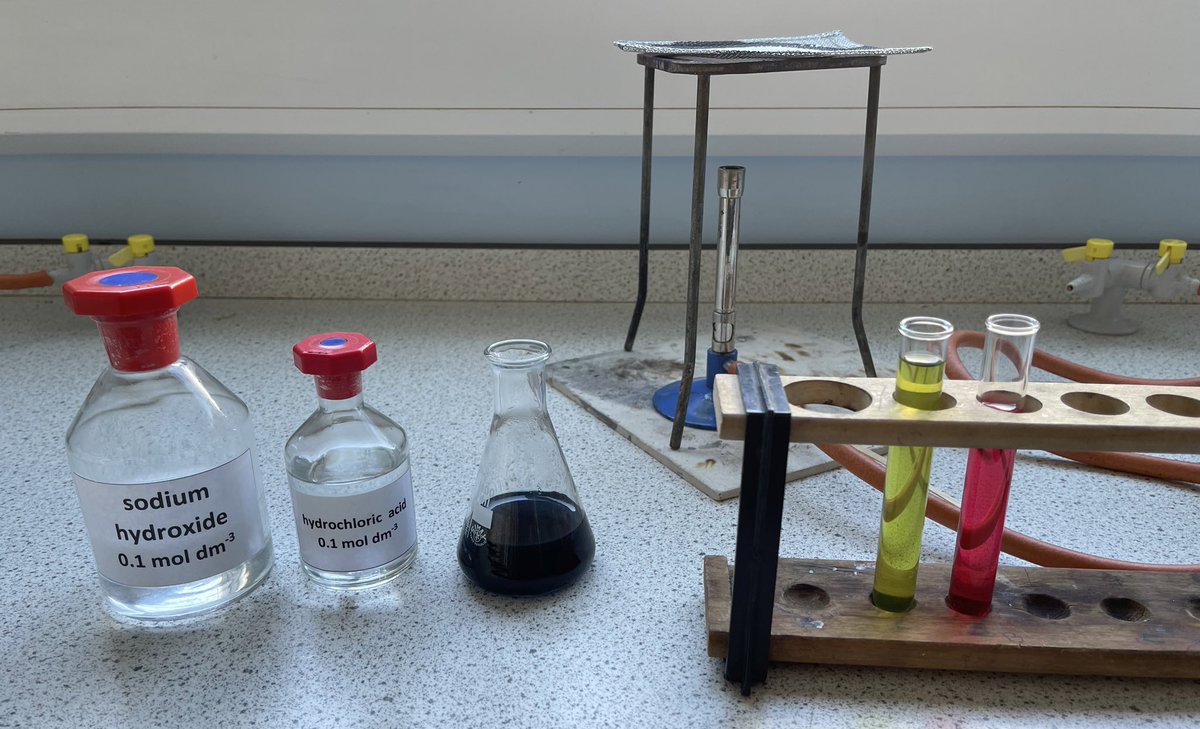 ScienceDep_SHS's tweet image. Really lovely to be back to practical work. First lesson today we’ve had year 10’s discovering the properties of radio active materials, and year 7 making and testing their own indicators! #Science