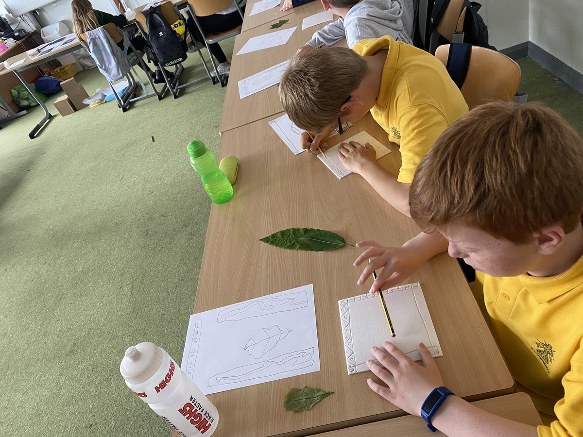 missrsolomon's tweet photo. P6/7 enjoyed a printing workshop with artist Colin. He is creating a piece that will be placed in our community and asked us to help with his design. We looked at different leaves, drew our individual design onto polystyrene and printed them onto paper. 🍃🎨 @stmungoalloa https://t.co/oaVUzGGtvT