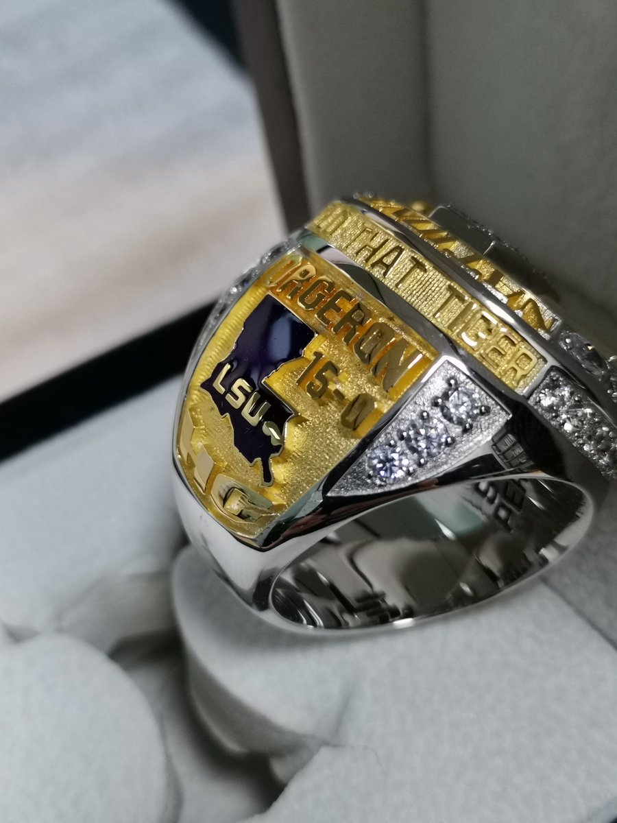 ManyCustom's tweet photo. LSU Tigers National Championships #lsutigers #lsufootball #lsubaseball #lsubasketball >> https://t.co/ecg2NLXwyW https://t.co/welsk9Ssmf