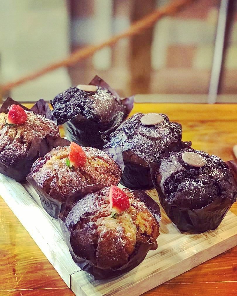 It's Mid-Week Muffin Time 😍

#BakedDundrum #freshlybaked #cakes #muffins #Coffee #coffeetogo #dundrumtowncentre